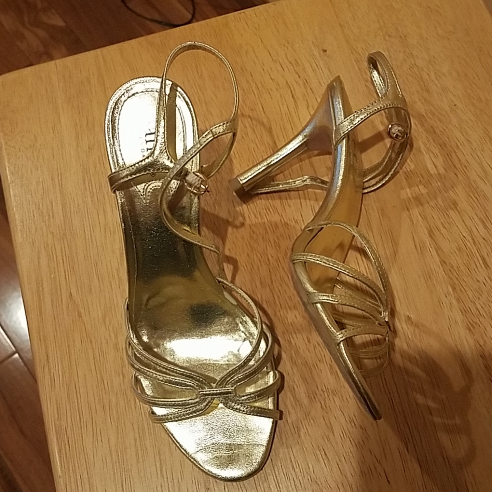 Charles David Gold Sandals